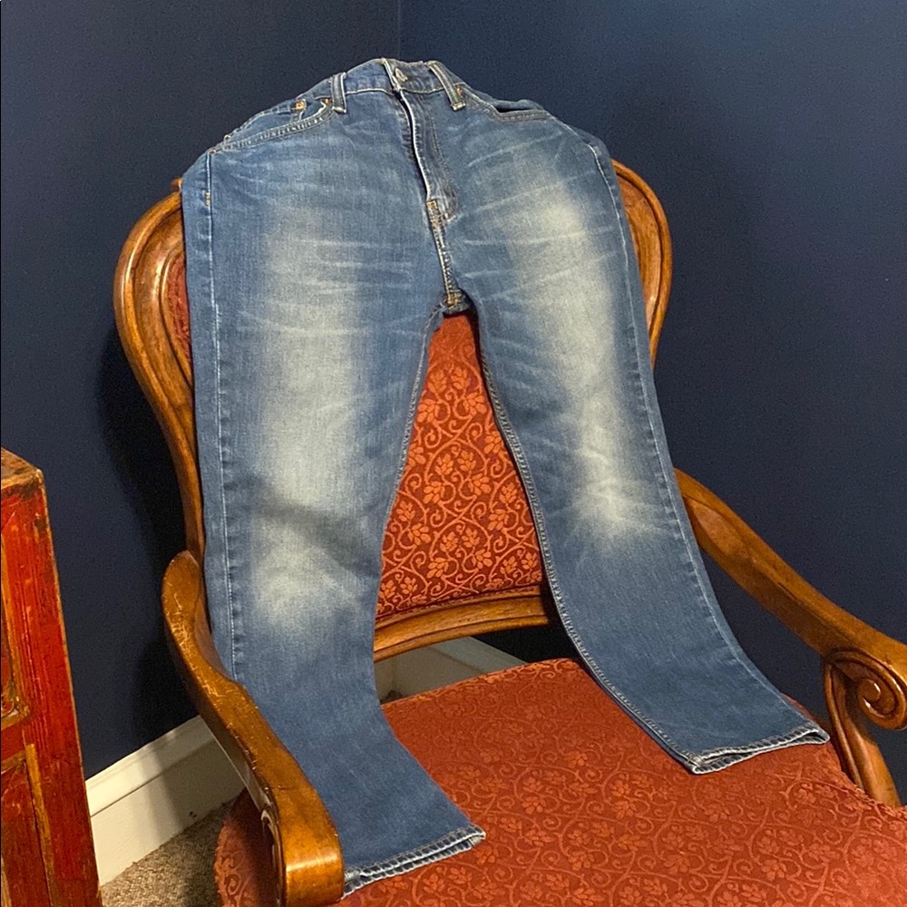 Levi's Classic Blue Straight Jeans with Vintage Wash